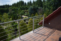 balustrady-balkonowe-ze-stali-nierdzewnej-12