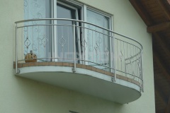 balustrady-balkonowe-ze-stali-nierdzewnej-27