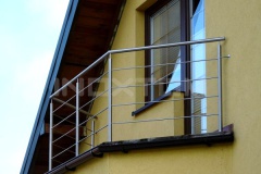 balustrady-balkonowe-ze-stali-nierdzewnej-28