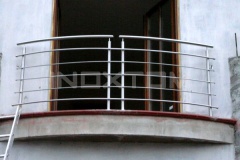 balustrady-balkonowe-ze-stali-nierdzewnej-31