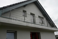 balustrady-balkonowe-ze-stali-nierdzewnej-47