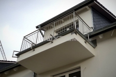 balustrady-balkonowe-ze-stali-nierdzewnej-76