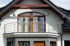 balustrady-balkonowe-ze-stali-nierdzewnej-78