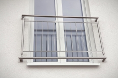 balustrady-balkonowe-ze-stali-nierdzewnej-82