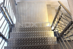 schody-ze-stali-nierdzewnej-16