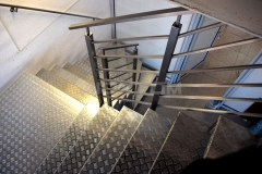 schody-ze-stali-nierdzewnej-17